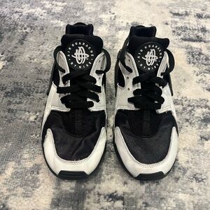 Nike Air Huarache Black White Sneakers